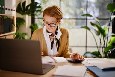 Woman investigates bankruptcy options.